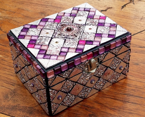 purple silver mosaic box for essential oils
