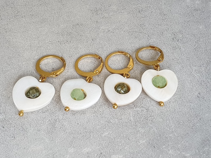 Set of stitch markers, shell & green Czech glass beads