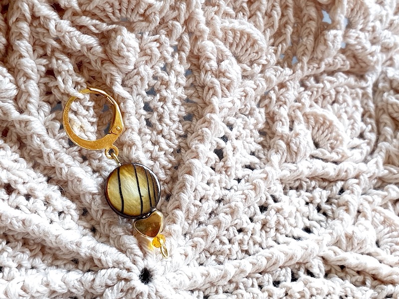 brown gold crochet knitting stitch markers